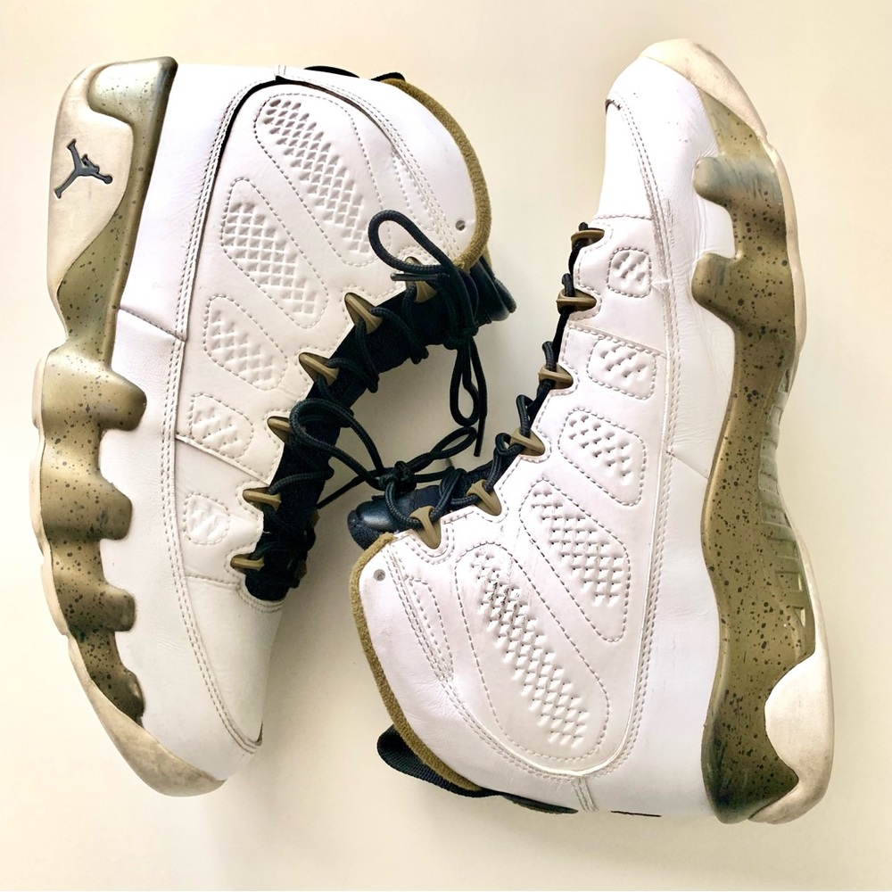 JORDAN | Air Jordan Retro 23 | Size: 9